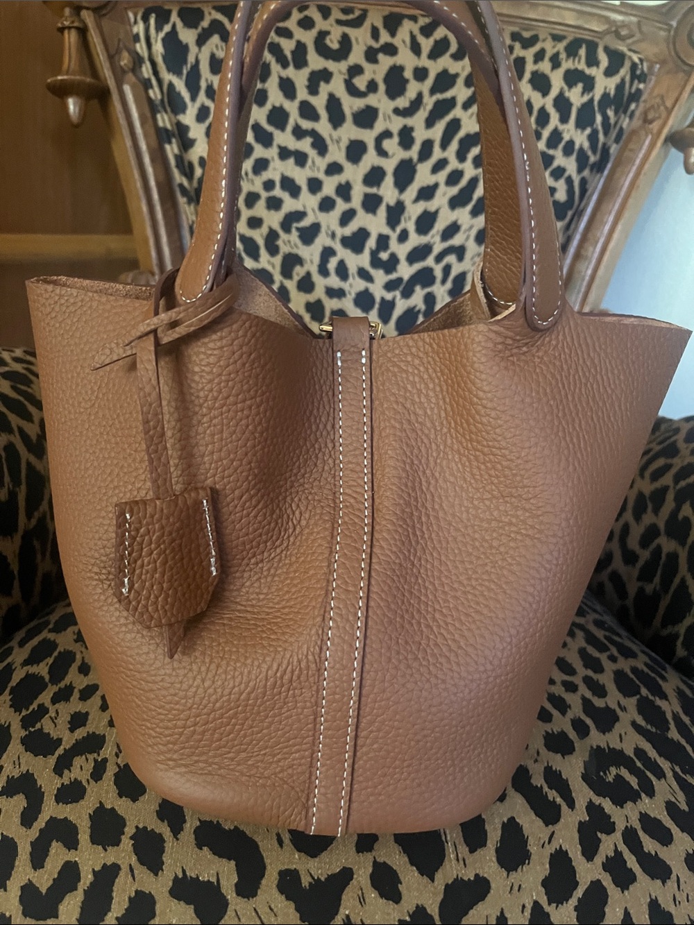 Classic Brown Leather Bucket Tote – Women Bags - Picture 2 of 7